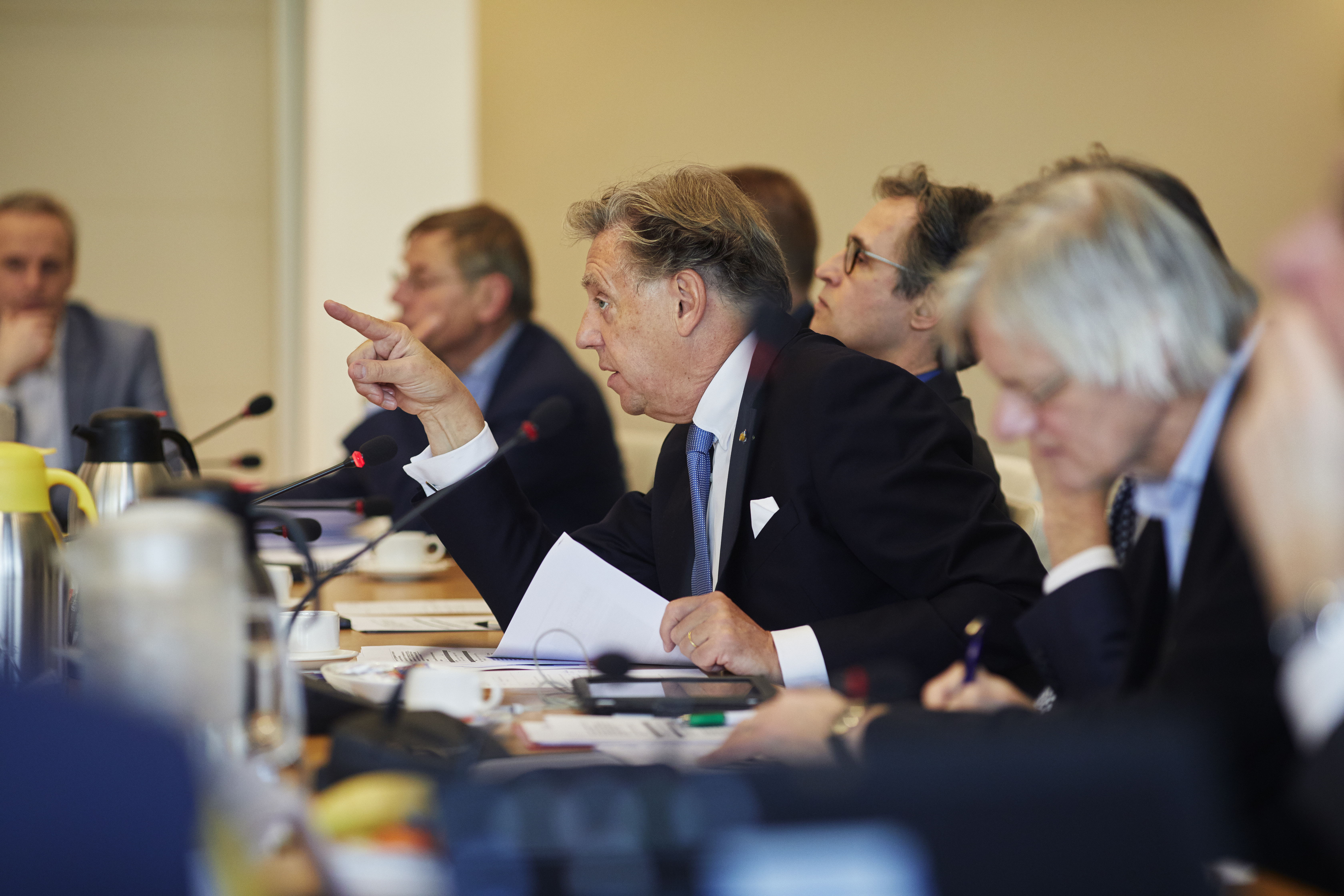 Ed Nijpels tijdens vergadering Borgingscommissie Energieakkoord voor duurzame groei.