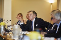 Ed Nijpels tijdens vergadering Borgingscommissie Energieakkoord voor duurzame groei.
