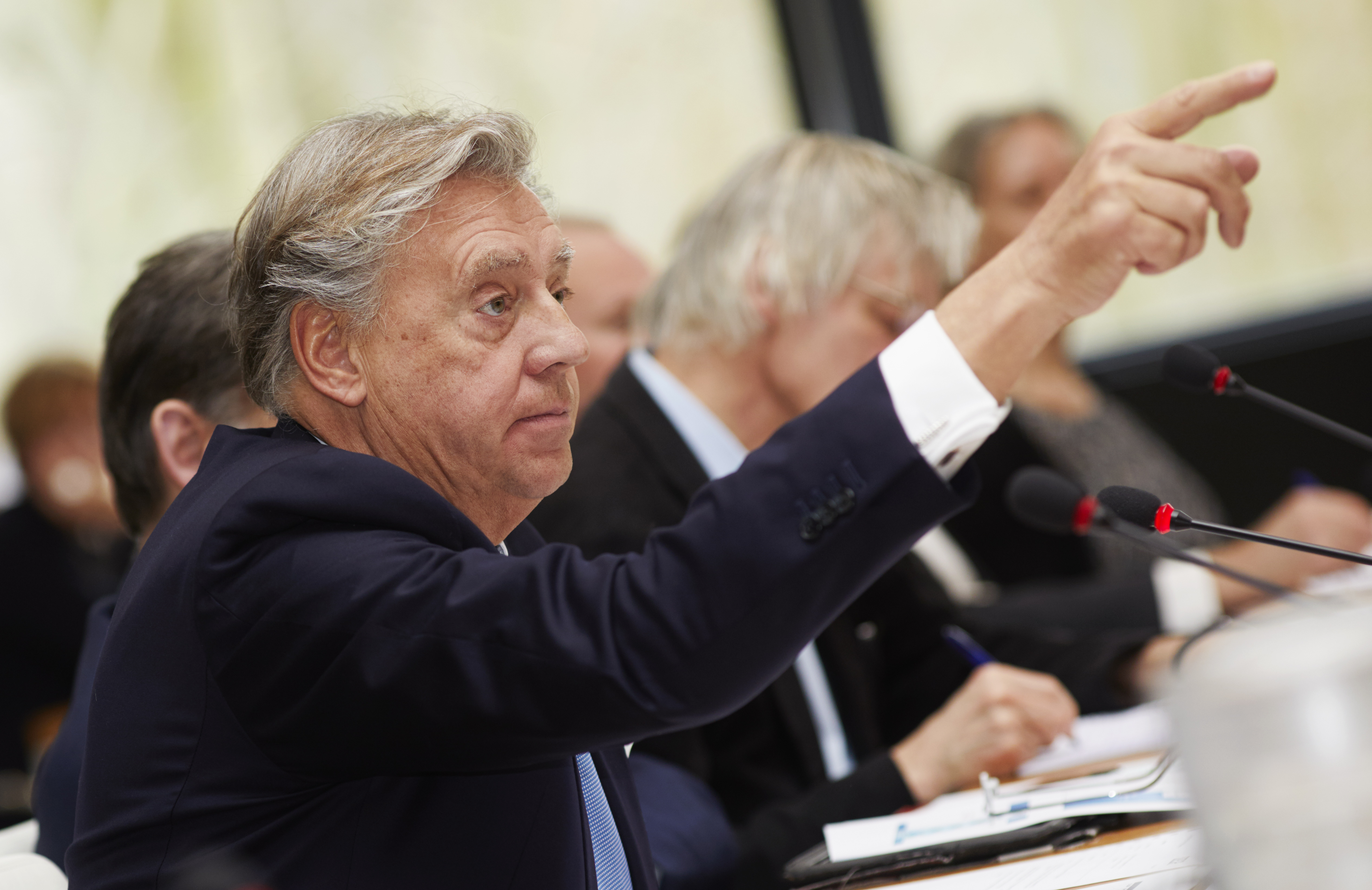 Ed Nijpels tijdens vergadering Borgingscommissie Energieakkoord voor duurzame groei.