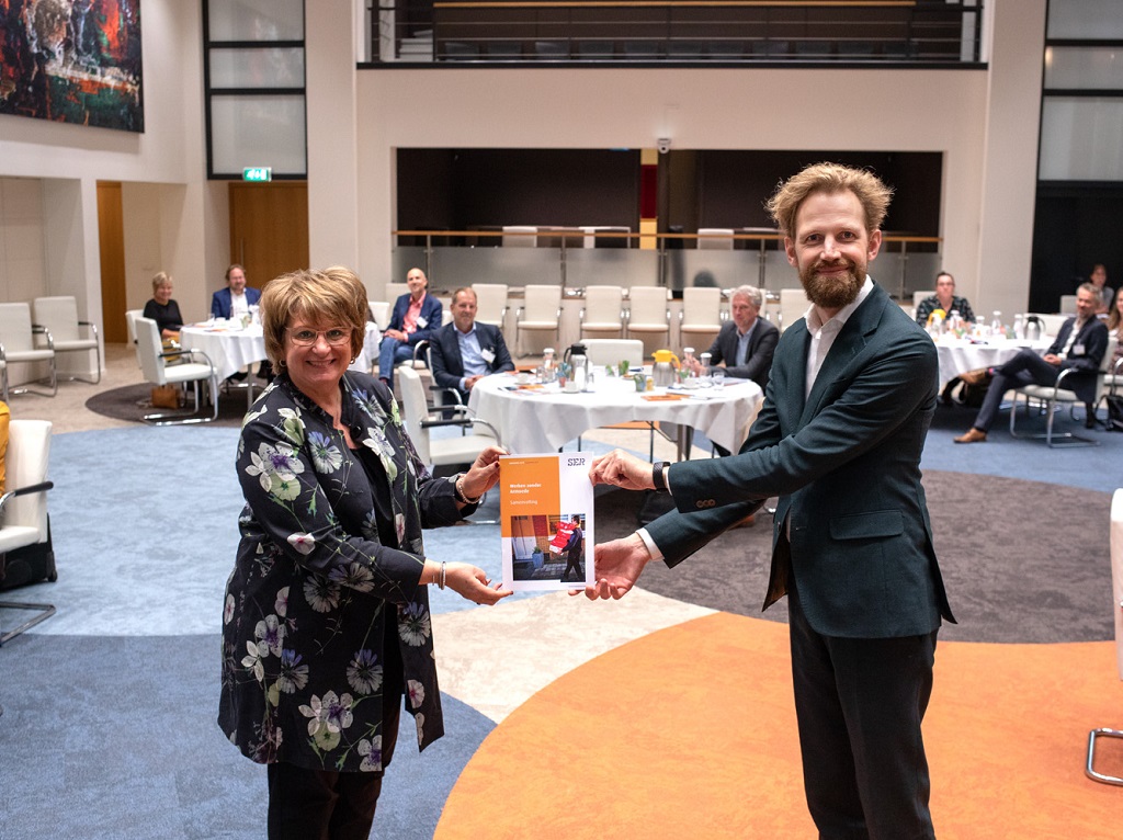 Overhandiging verkenning Werken zonder armoede