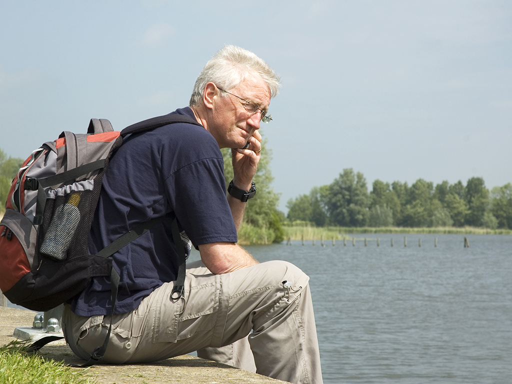 Pensioen, zitten aan het water