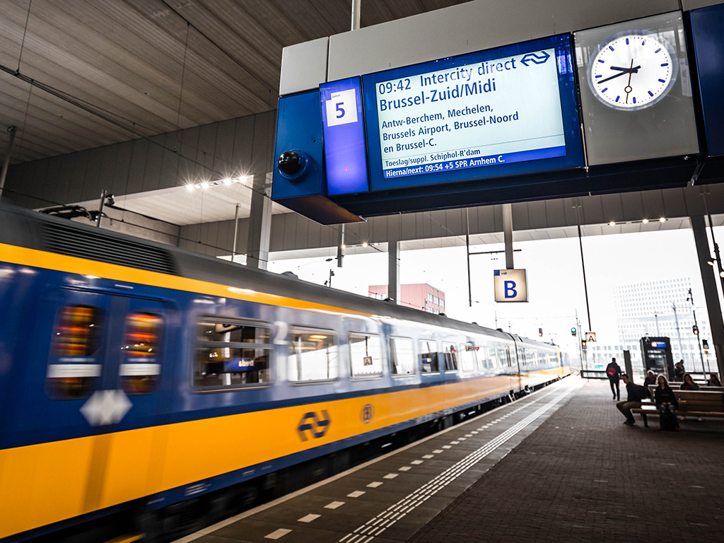 A train to Brussels South leaves the station