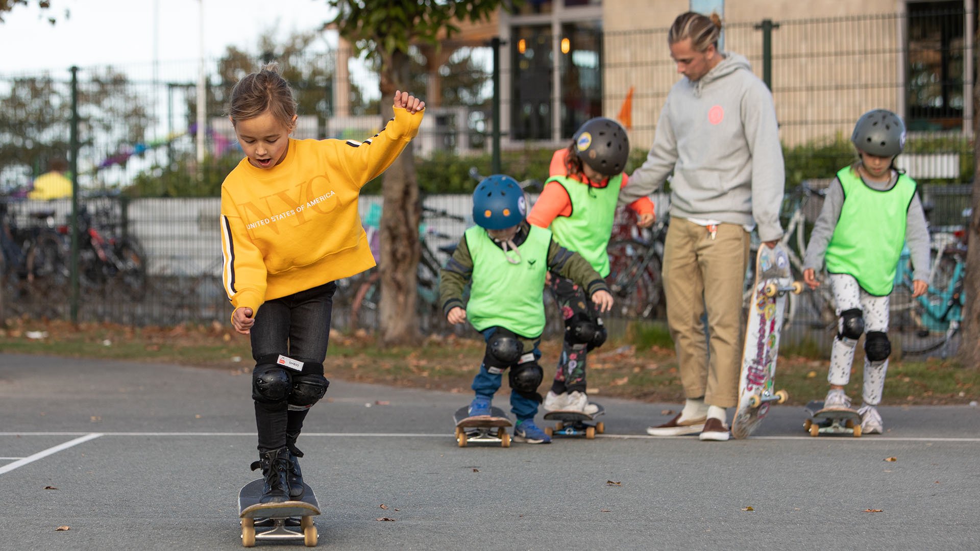 Skateboardles