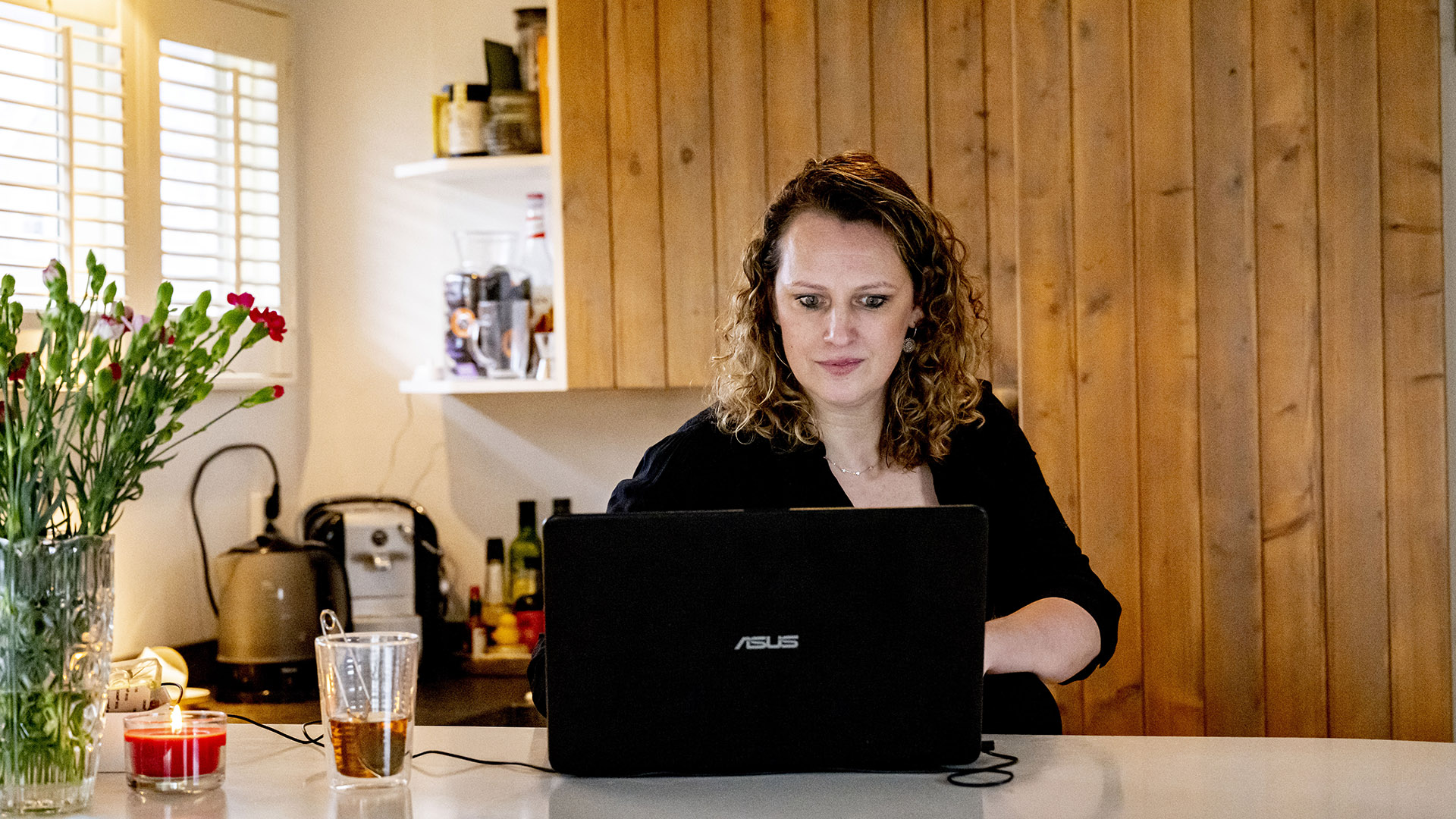 Thuis aan het werk