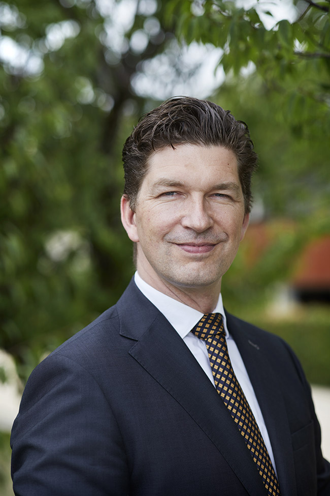 prof. mr. dr. A.R. (Ruben) Houweling