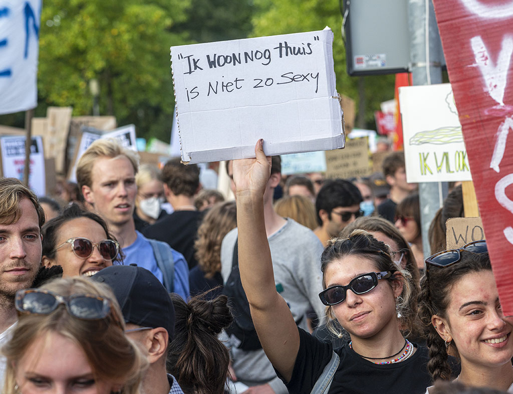 Betogers spreken zich uit tegen de huidige woningcrisis