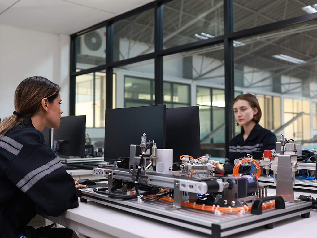 Vrouwen werken in de techniek